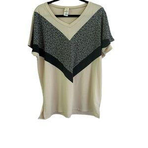 Size XL oversized viscous blend shirt. Very figure flatteri…